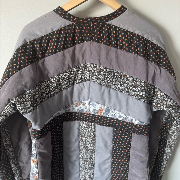 Vintage Patchwork Quilted Upcycled handmade Jacket grey floral black small - Picture 6 of 8